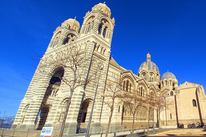 Marseille Guided Tour for 4 Hours with a Bilingual Local Guide - Abbaye Saint Victor, Romanesque calm near the Vieux Port