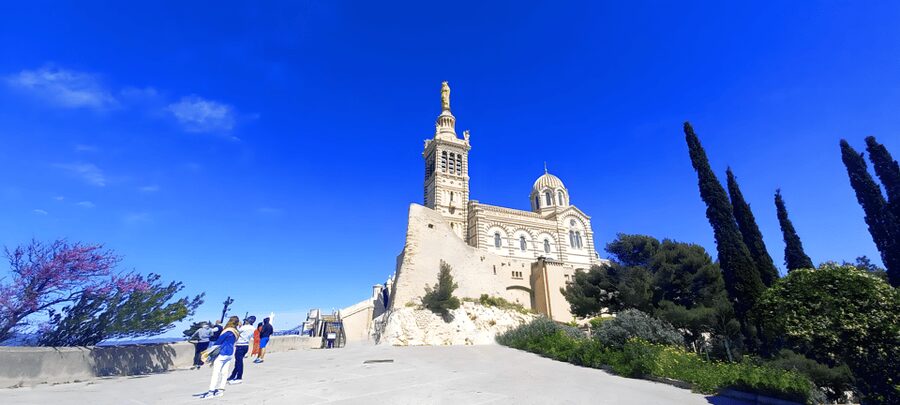Marseille: Half-Day City Highlights Guided Walking Tour - Le Panier and Hôtel de Ville, old streets with real character