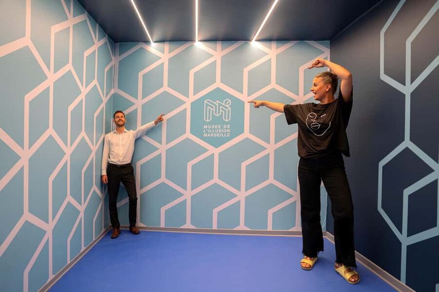 Marseille: Musée de l'Illusion Entry Ticket - Holograms, puzzles, and sensory challenges: the interactive brain workout