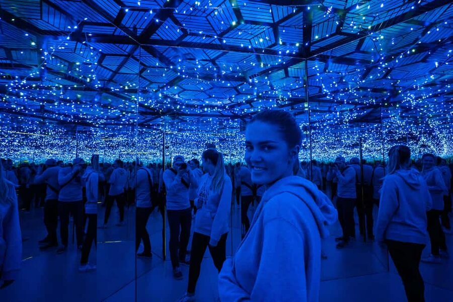 Marseille: Musée de l'Illusion Entry Ticket - The photo-ready perspective-changing rooms that create instant wow