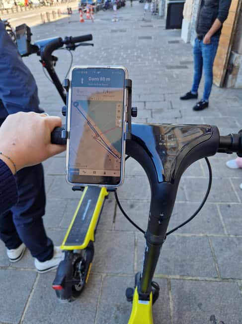 Marseille: Self-Guided Smartphone Tour by E-Scooter - How the smartphone virtual guide really works in Marseille