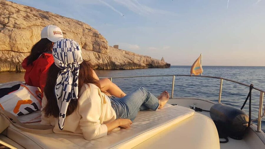 Marseille: Sunset Boat Cruise with Dinner and Drinks - Why the Frioul sunset cruise feels special in Marseille