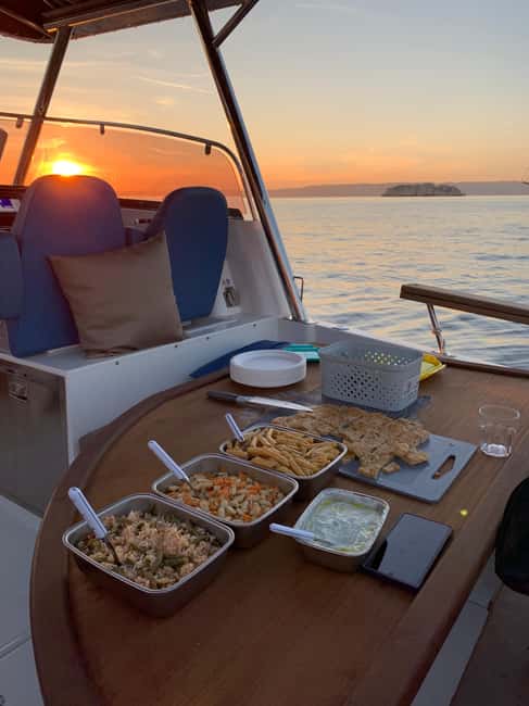 Marseille: Sunset Boat Cruise with Dinner and Drinks - Timing it right: departure windows and what 3.5 hours really means