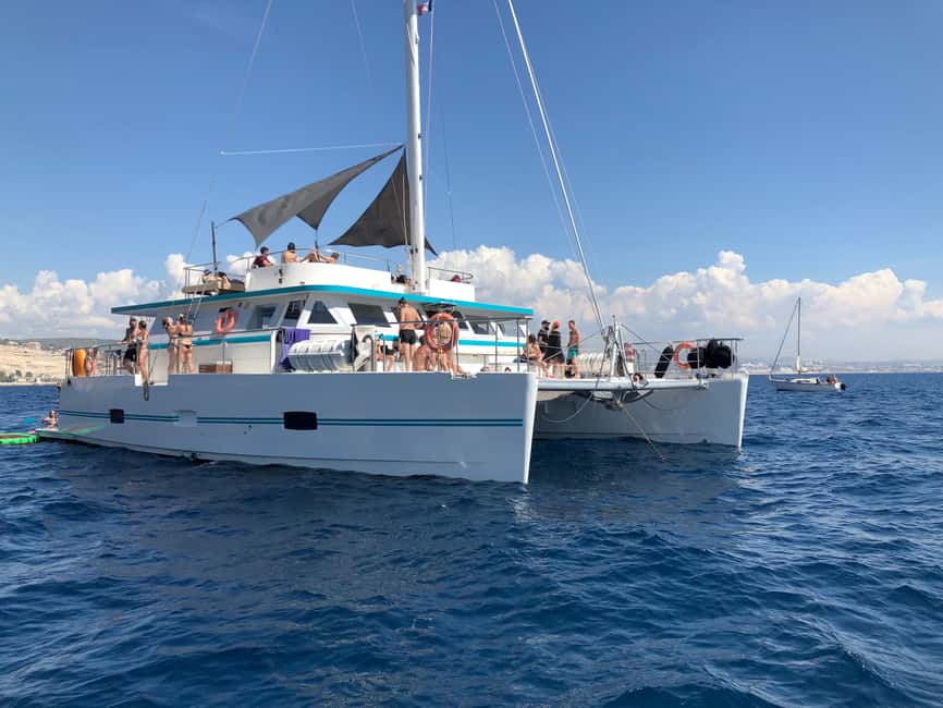 Marseille: Sunset catamaran cruise, buffet & drinks - Frioul Archipelago and calanques: what you will see from the water