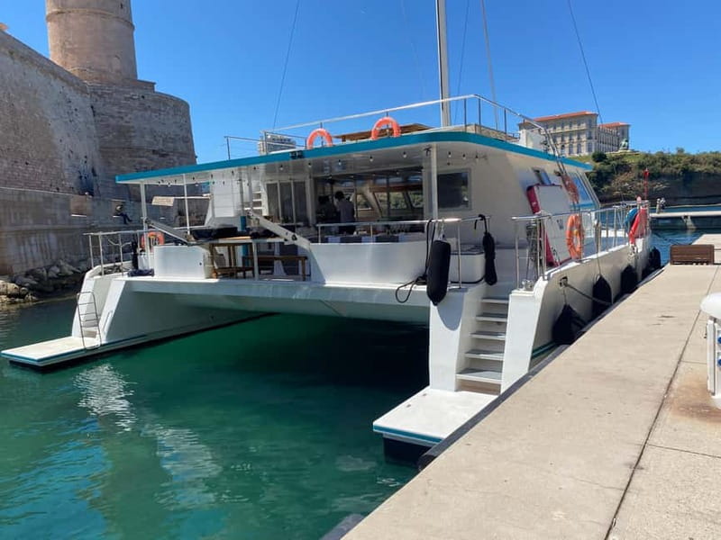 Marseille: Sunset catamaran cruise, buffet & drinks - What to pack for a windy Marseille evening at sea