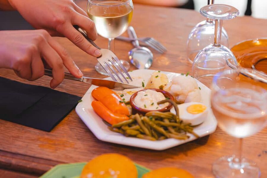 Marseille: Walking Food Tour with Full Meal - Seafood stops that go beyond the obvious