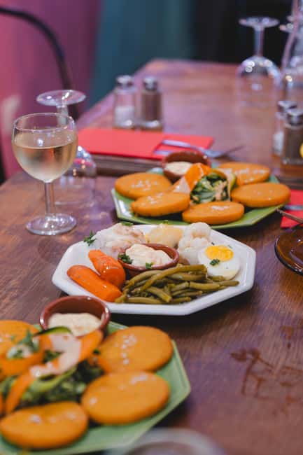 Marseille: Walking Food Tour with Full Meal - Provençal sweets and Riviera-style flavors: the part you might underestimate