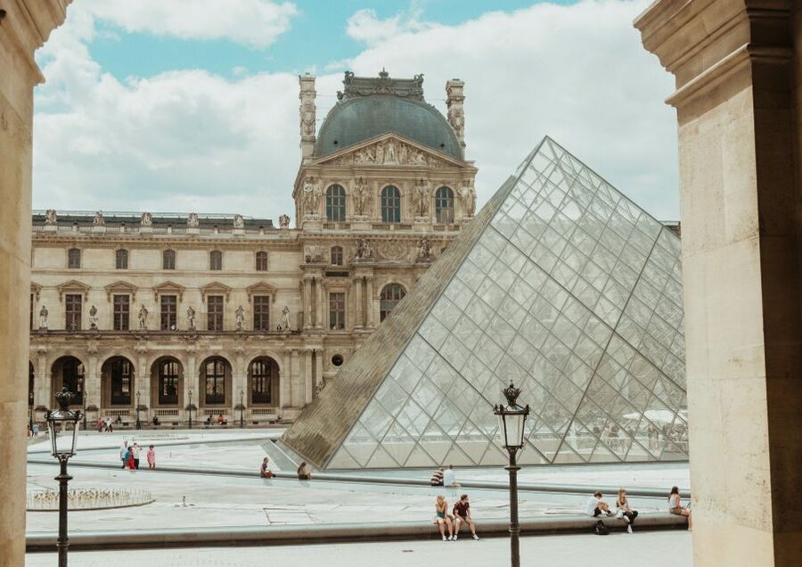Mona Lisa & Louvre Masterpieces Tour with Reserved Access - A 2.5-hour guided circuit through the Louvre’s top treasures