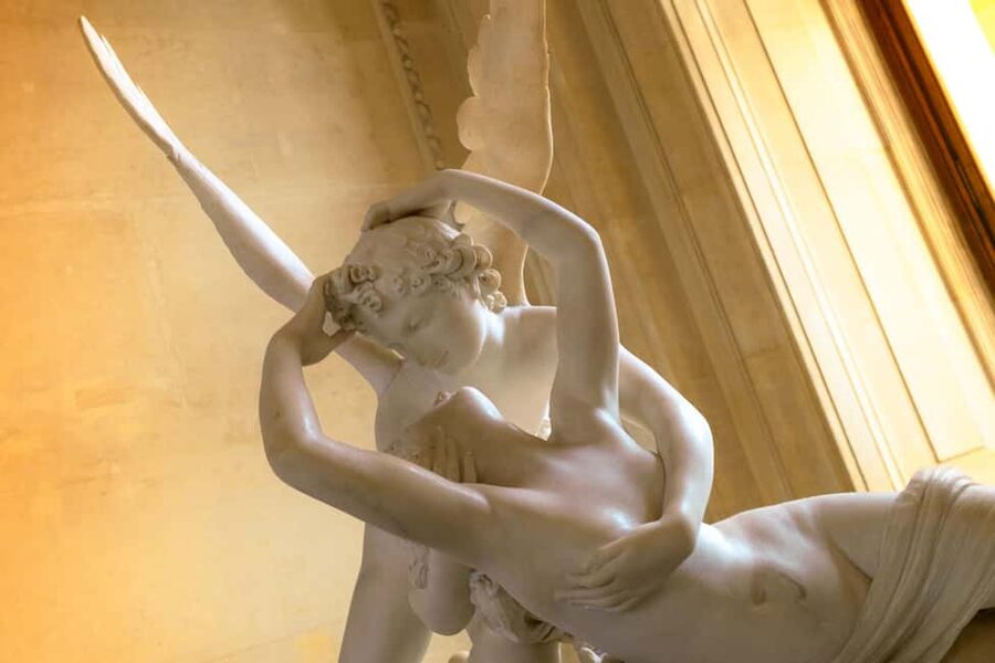 Mona Lisa & Treasures: 6-people Max Louvre Experience - Skip-The-Line Entry and a 6-Person Pace