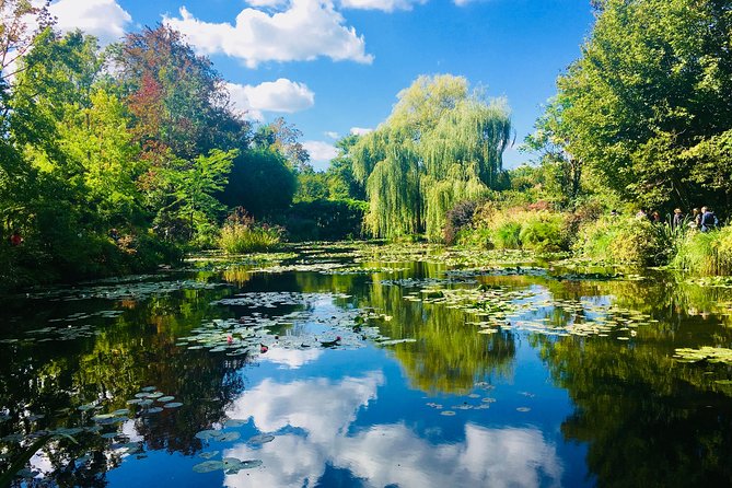 Monet's Gardens & House-Private Giverny Tour From Paris - Paris Pickup to Giverny, and How the Drive Helps You Arrive Ready