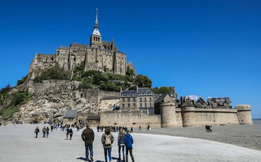 Mont-Saint-Michel: Private Guided Tour with Abbey Entrance - Practical planning tips that will make your day smoother