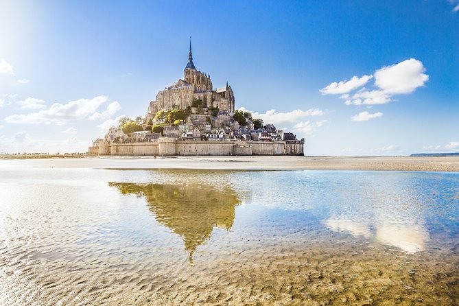 Mont Saint-Michel Small-Group Trip with Cider Tasting from Paris - Abbaye du Mont Saint-Michel: Fortified Island in the First Hour