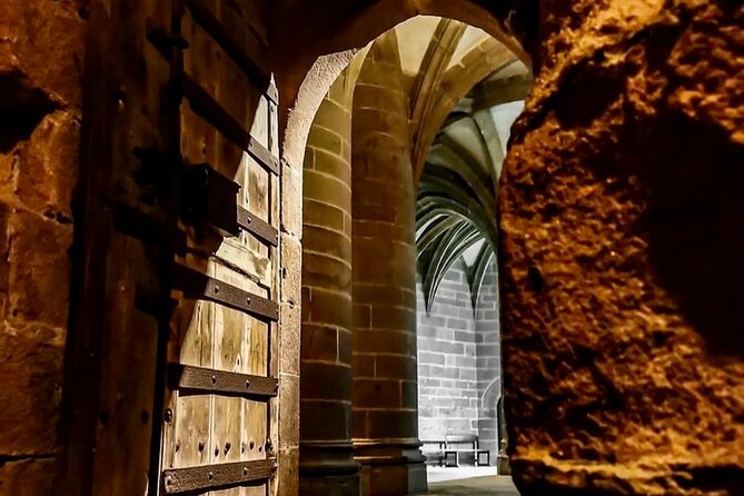 Mont St Michel Full Day Tour with a National Guide from Bayeux - The bay views and tides: why this place feels different twice