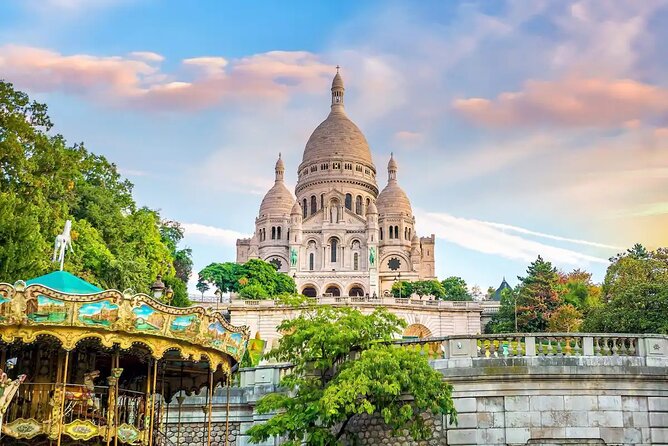 Montmartre and the Sacré-Coeur with the best guides in Paris - Starting at Au Petit Montmartre (Pl. des Abbesses) and Wearing the Right Shoes
