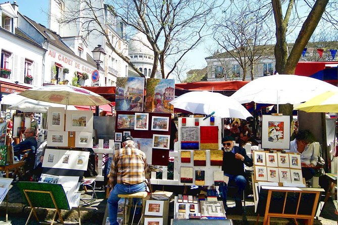 Montmartre District and Sacre Coeur - Exclusive Guided Walking Tour - Moulin Rouge to Abbesses: How the Stop Timing Really Feels