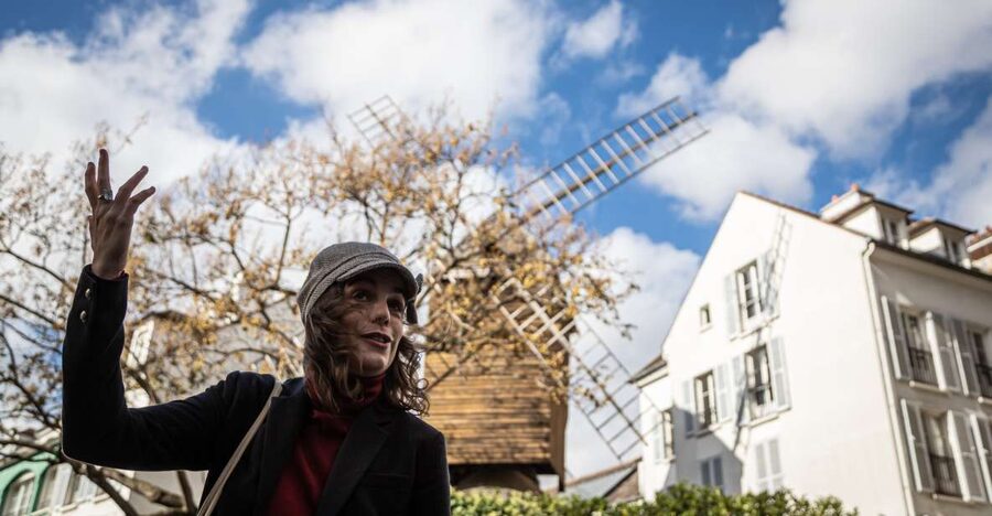 Montmartre en chansons: tour with a professional singer - Starting behind Abbesses, ending under Sacré-Cœur