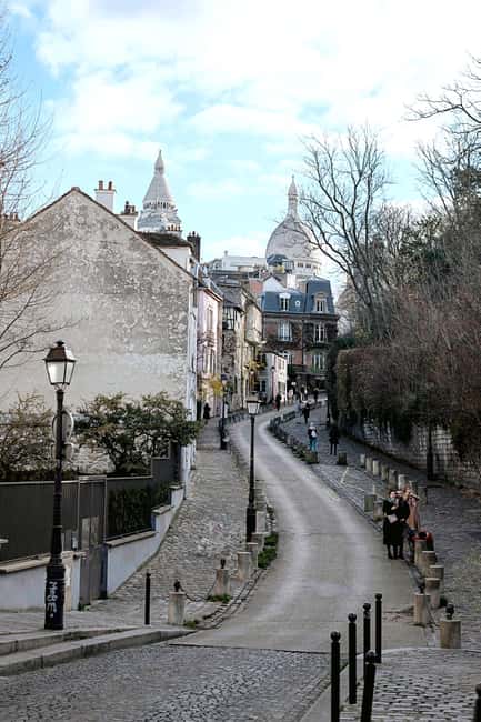 Montmartre for Art Lovers - Walking tour with Expert Guide - The Dalida Statue Area: Art, Fame, and a Neighborhood That Performs