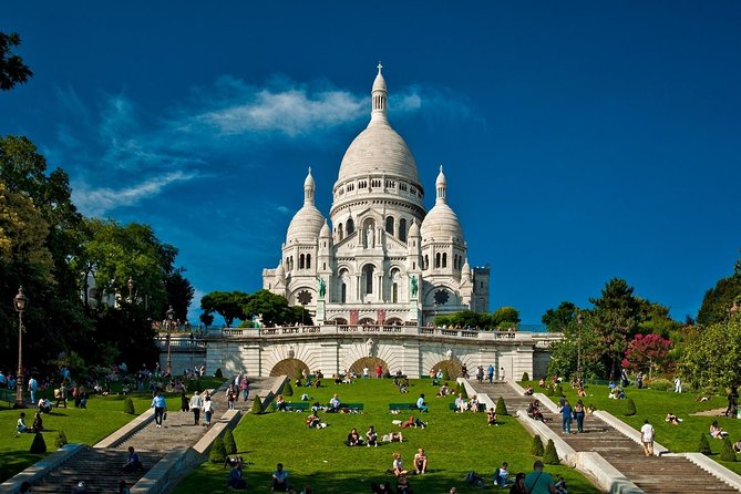 Montmartre French Bistrot Style Food & Wine Tasting Tour - Meeting point at 5 Place Blanche, and what to expect at 6 pm
