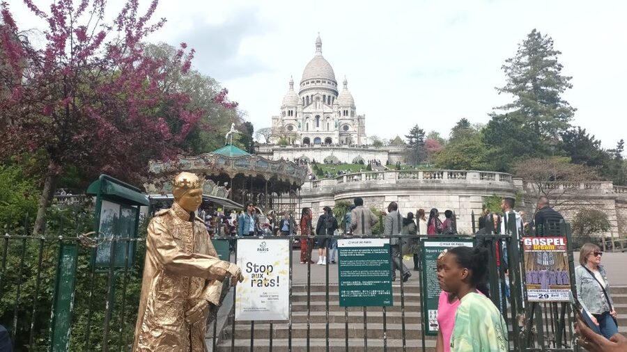 Montmartre: Guided Tour for Kids and Families - Place du Tertre, painter legends, and breaks that keep kids engaged