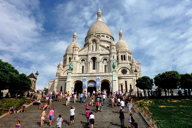 Montmartre Hidden Gems and Scenic Highlights Walking Tour - Stop by stop: the I Love You Wall to Place du Tertre