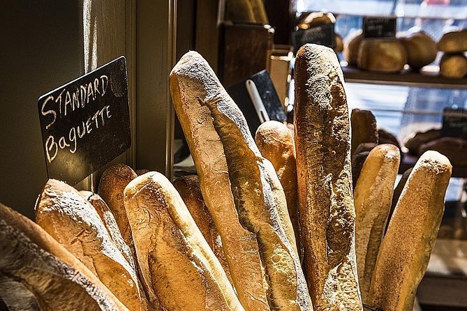 Montmartre Hidden Gems and Scenic Highlights Walking Tour - The best part is the guide: how the storytelling lands in English