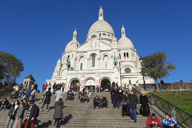 Montmartre/Sacre-Coeur/Paris- Artistic & Bohemian Epicenter - Rue Lepic: the walk that ties impressionists, artists, and Amélie together