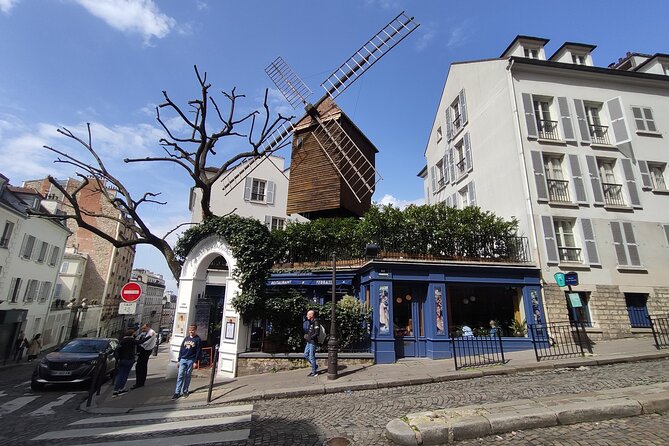 Montmartre Walking Guided Tour - Starting at Moulin Rouge, Then Letting Montmartre Unfold