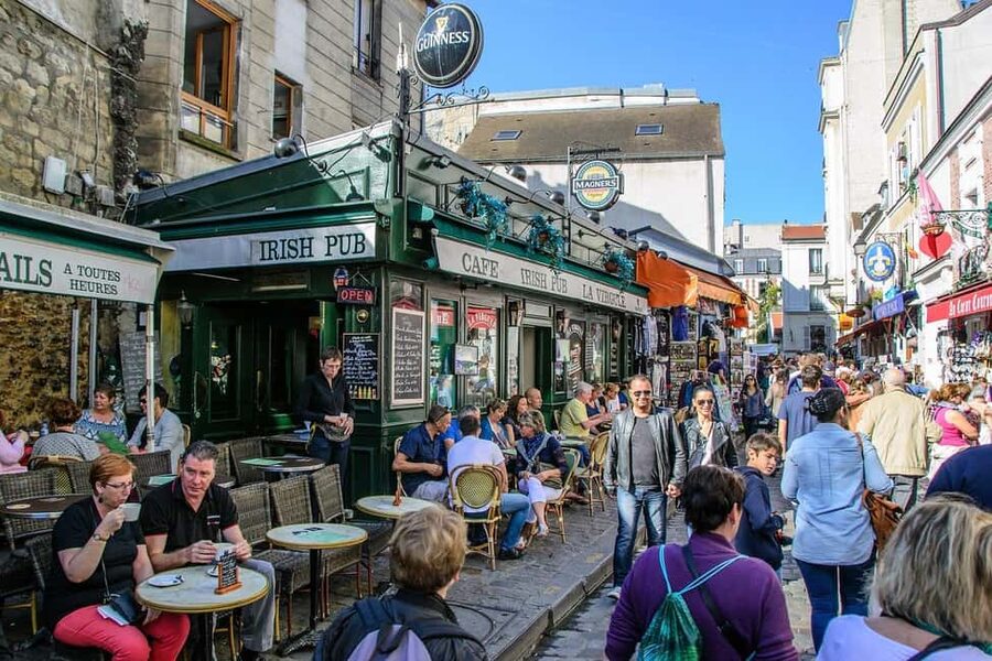 Montmartre Walking Tour with a Local Guide - Sacré-Cœur outside, inside, then the big city view payoff