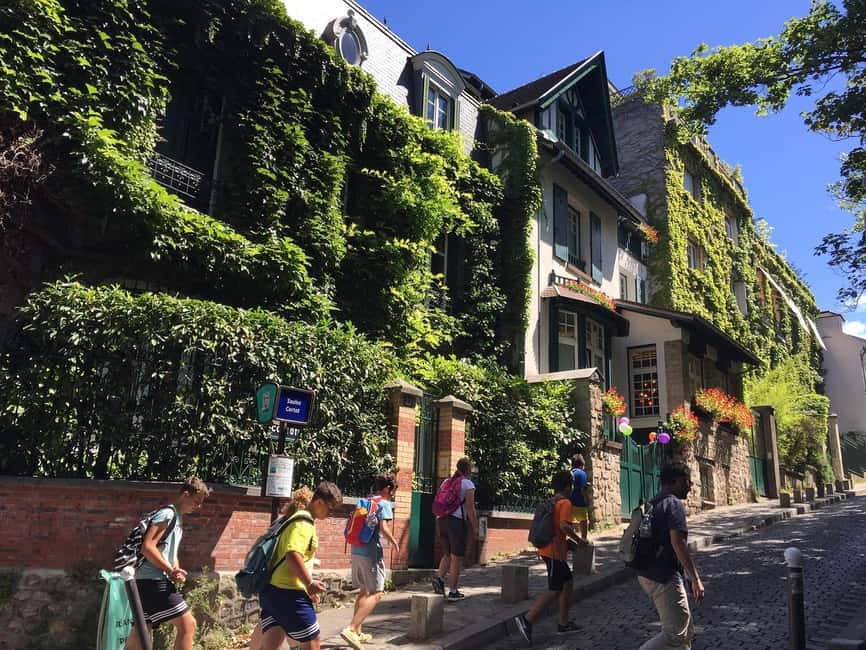 Montmartre Walking Tour with a Local Guide - Who should book this Montmartre tour?