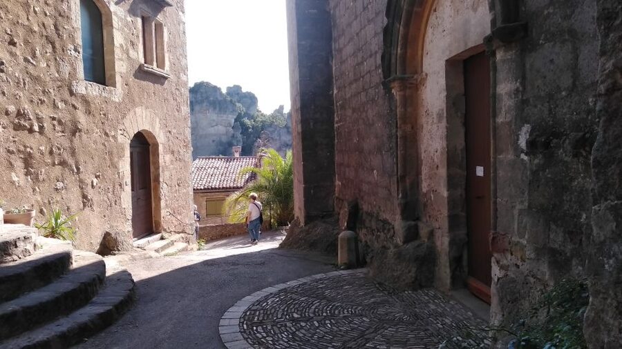 Montpellier: St. Guilhem le Désert and Moureze Day-Trip - Price and value: why $92 can feel fair for this region