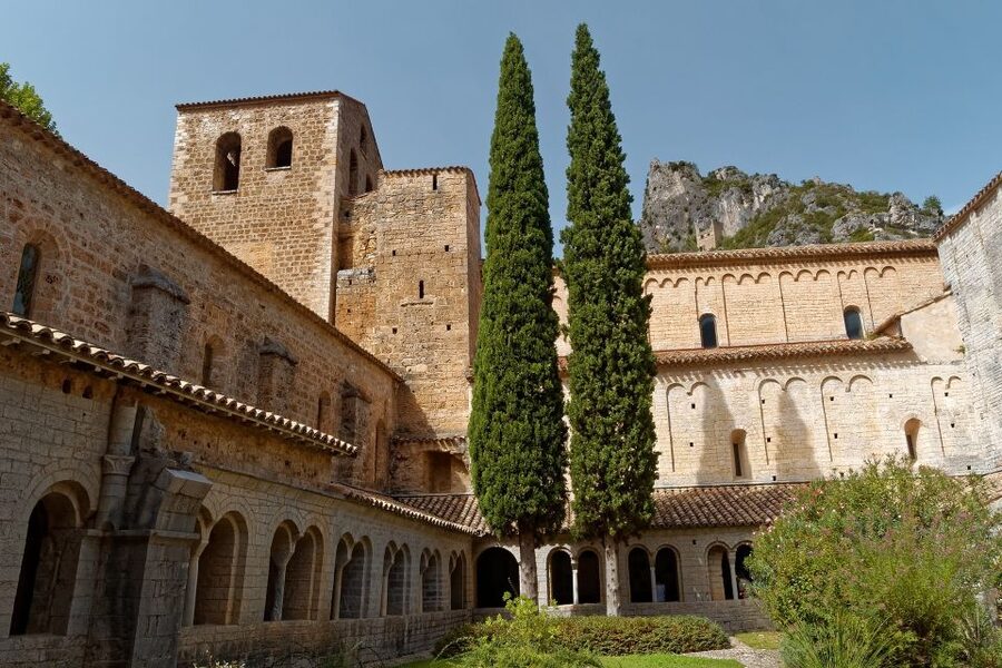 Montpellier: St. Guilhem le Désert and Moureze Day-Trip - Who should book this day trip from Montpellier