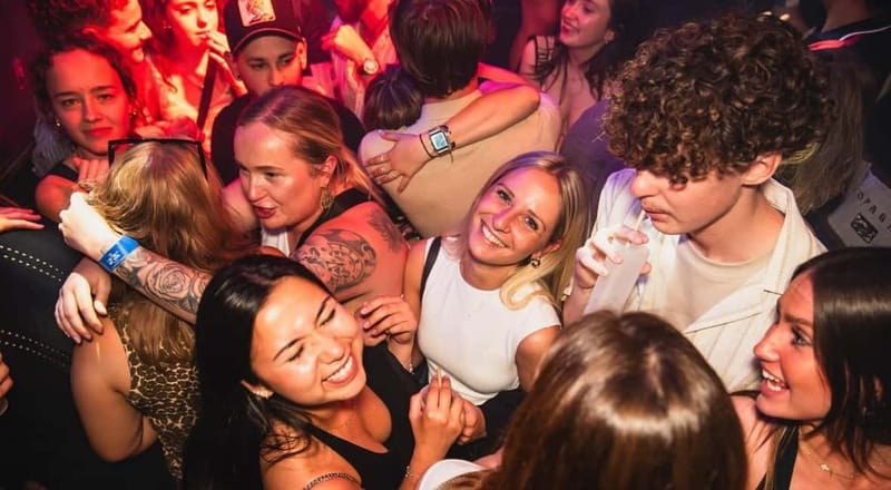 Nice: Bar/Pub Crawl with Free Shots and VIP Entry - What This Nice Bar Crawl Really Is (And Who It’s For)