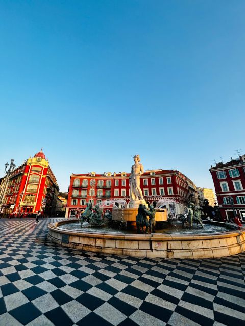 Nice: Guided Walking Tour in English - Place Massena start: the Fontaine du Soleil and your bearings