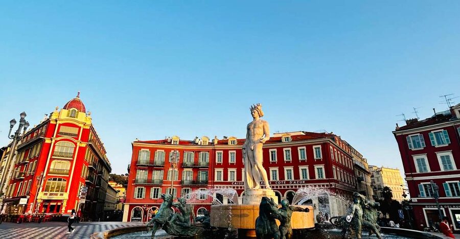 Nice: Guided Walking Tour in English - Palace of the Prefecture and Palace of Justice: facades with real stories