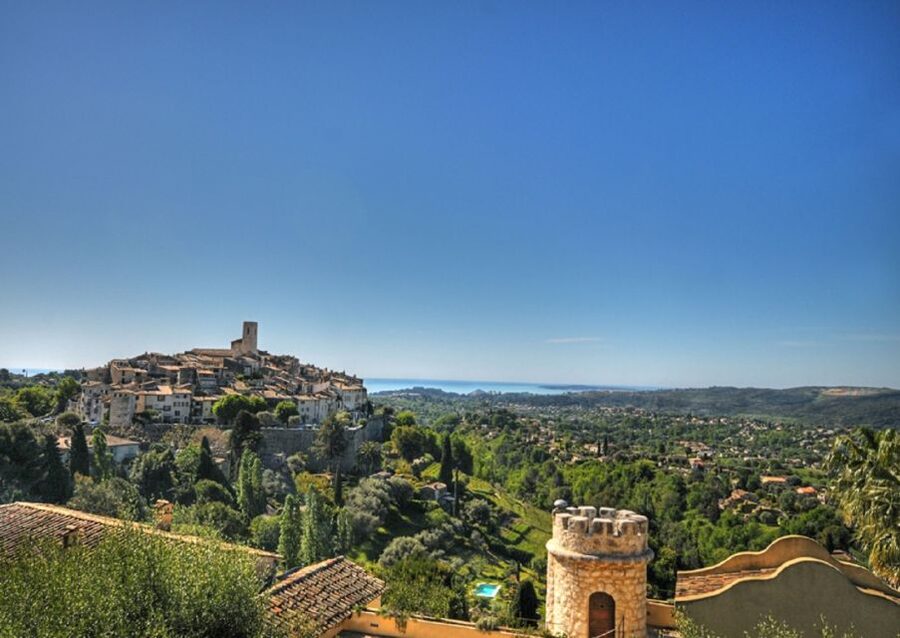 Nice: Half-Day Saint Paul de Vence and Wine Tasting Tour - From Nice to Provence Wine Country in a Small 8-Seat Minivan