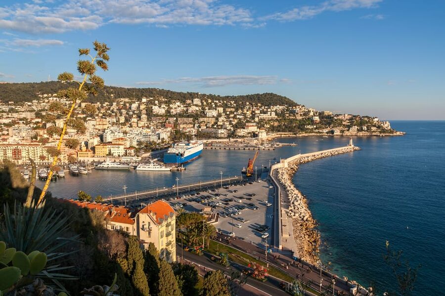 Nice: Old Town Treasures and Castle Hill Walking Tour - Guides You Might Get, and the Style That Works