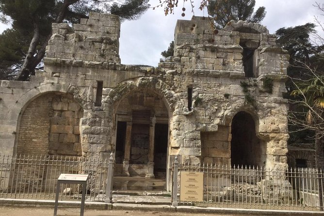 Nimes, Uzes & Pont du Gard Small Group FULL DAY Tour from Avignon - La Vallée de l’Eure: Seeing the Roman Aqueduct Start Before Pont du Gard