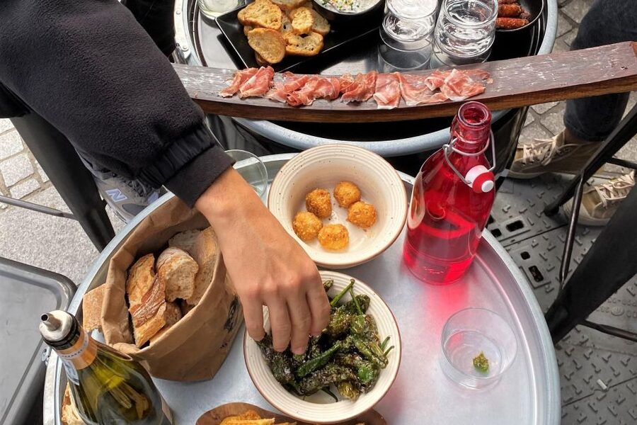 No Diet Club - Amazing local food in Biarritz ! - Seating, timing, and comfort: small details that reduce stress