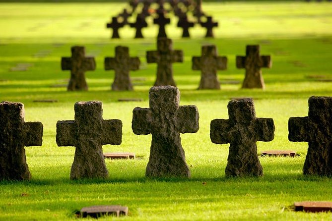Normandy American & British DDay Beaches Halfday Tour from Bayeux - The Cimetiere Americain at Colleville-sur-Mer: symbolism and views