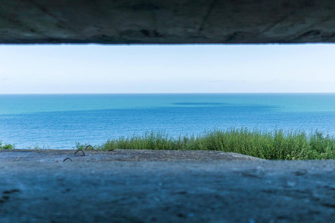 Normandy D-Day Small-Group Day Trip with Omaha Beach, Cemetery & Cider Tasting - Cimetiere Americain de Colleville-sur-Mer: 9,388 graves and the meaning of silence