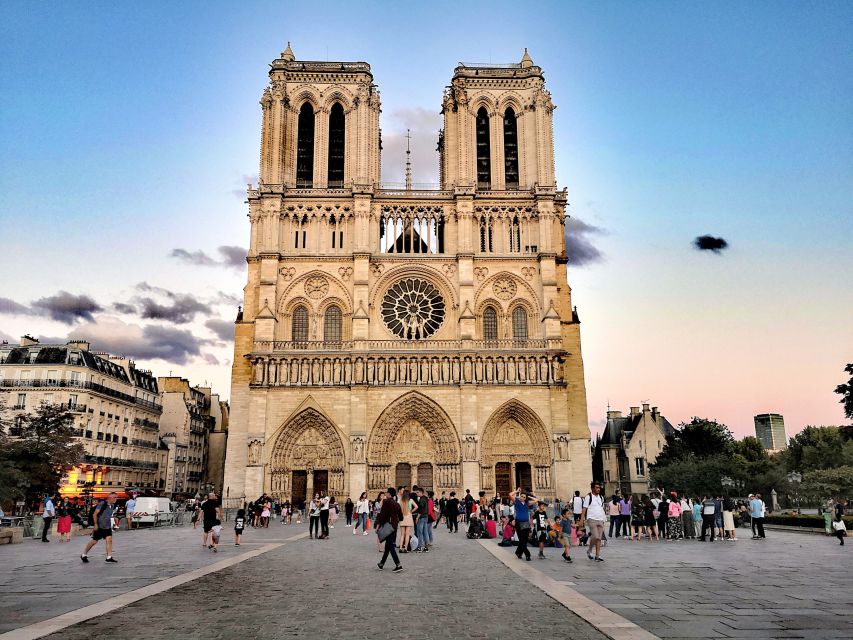 Notre-Dame Cathedral Private tour - A smart contingency plan: reroutes when entry is affected