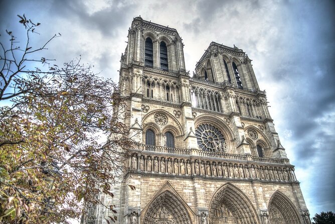 Notre Dame Guided Tour with Scheduled Group Access Option - How the guide makes or breaks your Notre-Dame visit