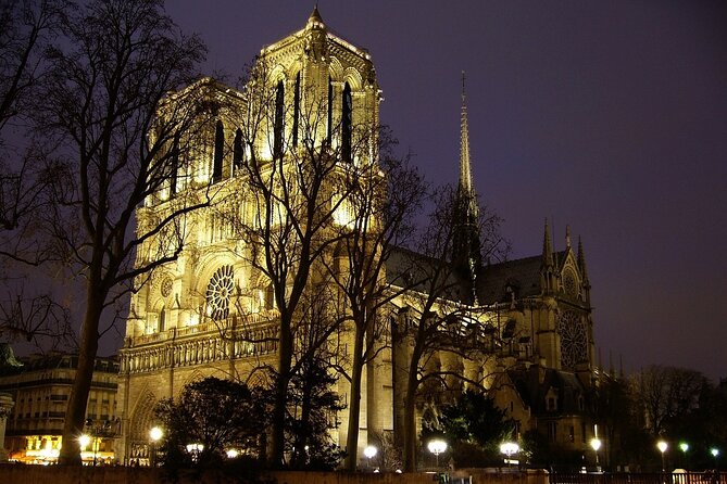 Notre Dame Guided Tour with Scheduled Group Access Option - Photo strategy: where your best cathedral pictures come from