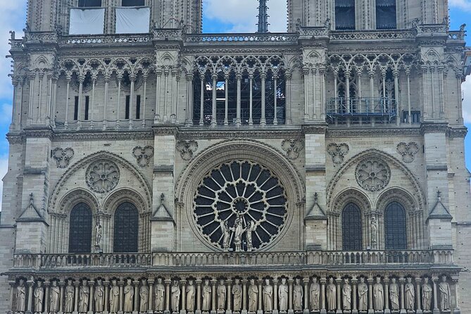 Notre Dame Outdoor Walking Tour and Entrance to Sainte Chapelle - Group size and pacing: why the “small” part feels real