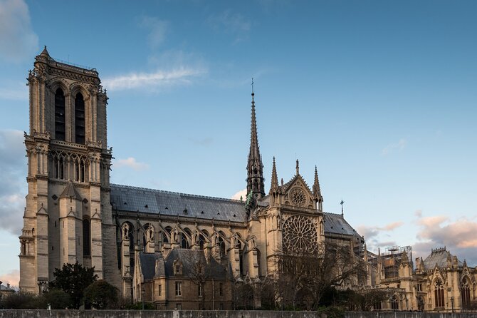 Notre Dame Paris Outdoor Tour with Crypt Entry - Shakespeare and Company Stop: The Best Kind of Short Break