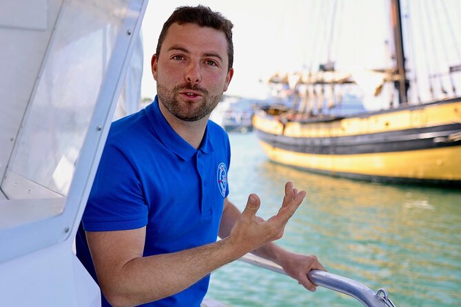 One hour boat trip with a local (Commented FR & EN) - The 1-Hour Time Window and Why It’s Great Value