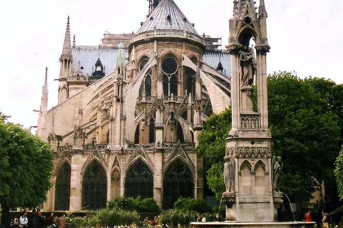Outdoor Notre-Dame walking Tour with Sainte-Chapelle Entry - Guides can make or break it, and this one often scores big