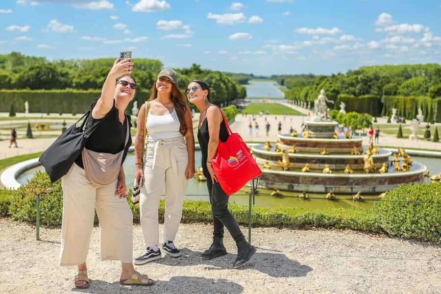 Palace of Versailles Guided Afternoon Tour from Paris - Hall of Mirrors: how to see it, not just pass through