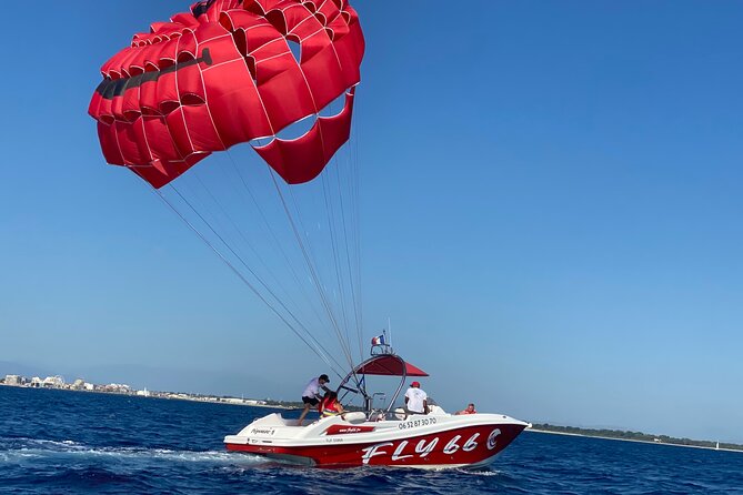 Parasailing - The human factor: friendly crew, clear handling, and family comfort