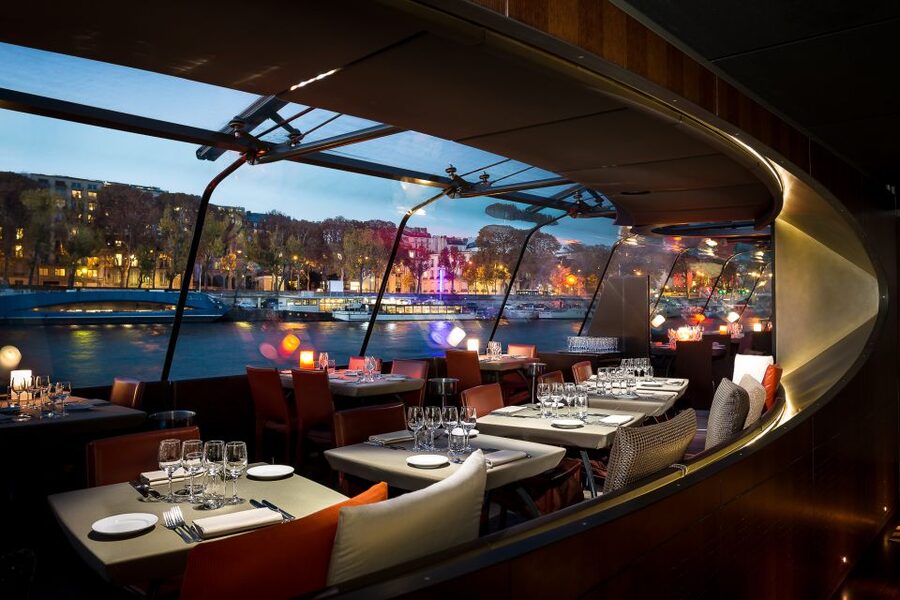 Paris: 3-Course-Dinner Cruise with Wine on the Seine River - Service Style and Photo Add-Ons: Enjoy the Moment, Know What’s Optional